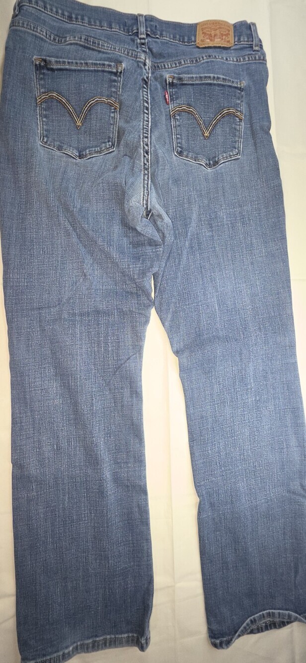 Levis Classic Bootcut Women's Jeans Size 31x32 Sku 180 - Picture 5 of 5